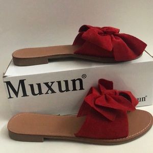 Red bow sandals